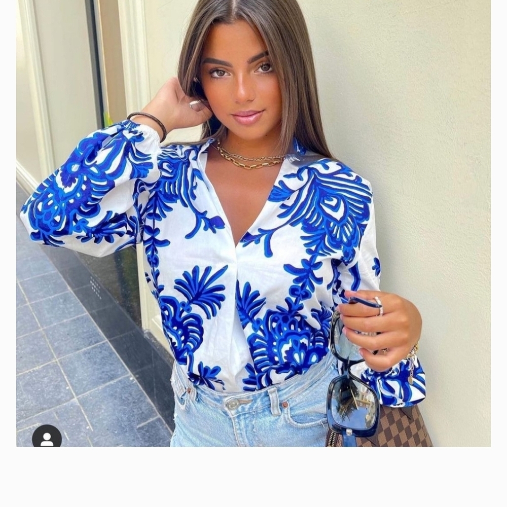 Zara White Button-Down Shirt with Bold Blue Floral Print